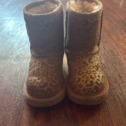Toddler Size 8 Uggs