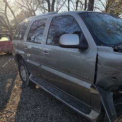 2004 Cadillac Escalade Parts