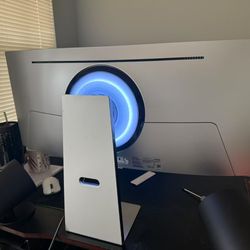 Samsung Odyssey OLED G8