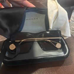 Women’s Gucci Sunglasses 