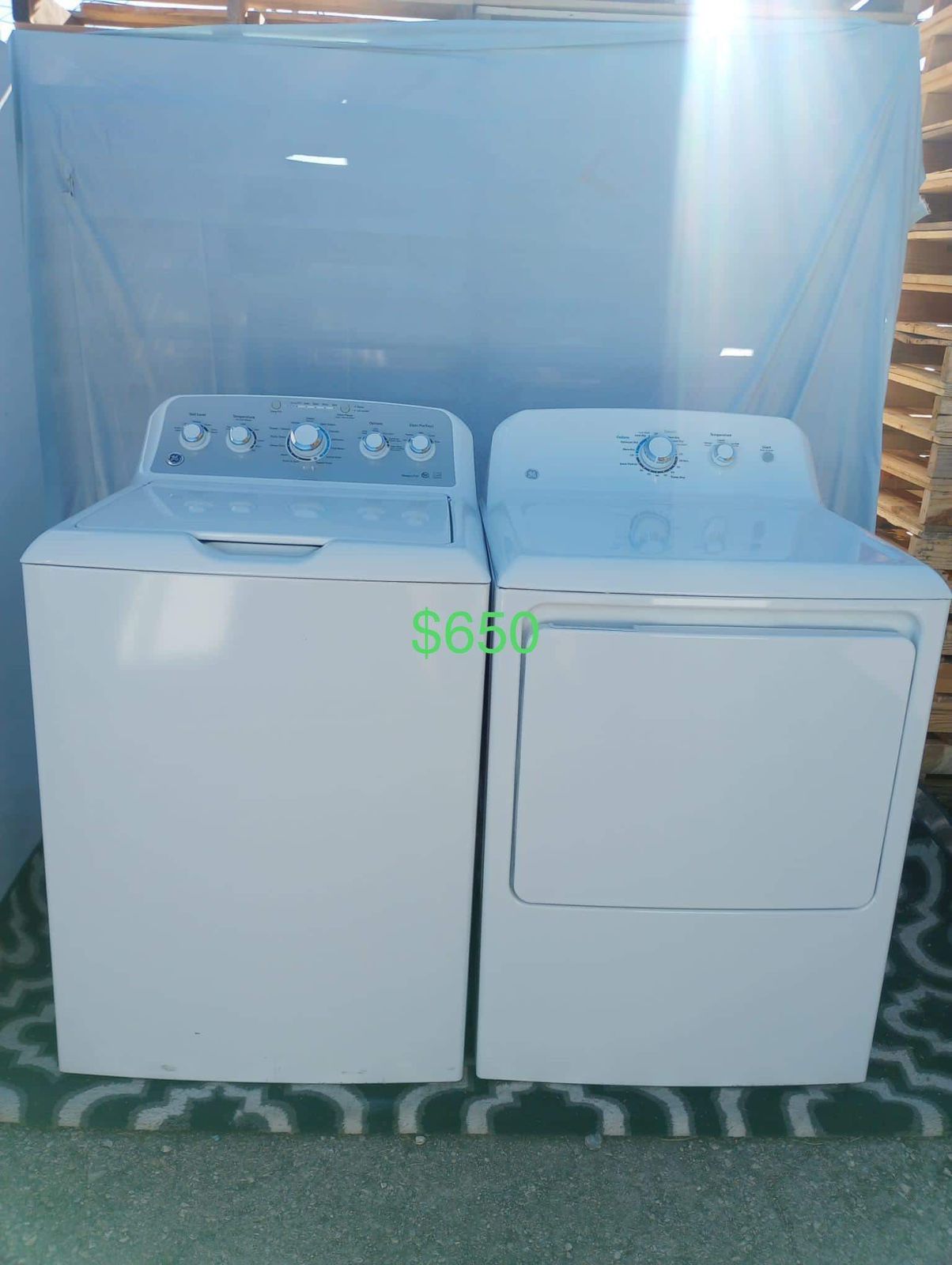 Beautiful GE Washer And GE Gas Dryer (1 Year Warranty)