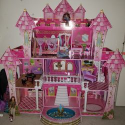 KidKraft Far Far Away Dollhouse for Sale in Gilbert, AZ OfferUp