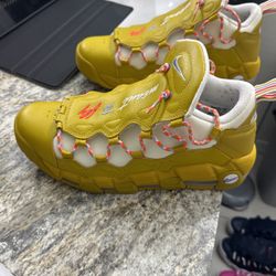 Air Money Mustard Size 10.5