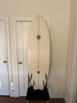 Quad Shortboard Surfboard with fins