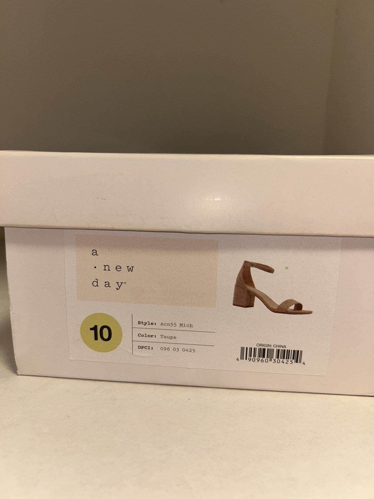 Women’s Heels (Target Brand, 10)
