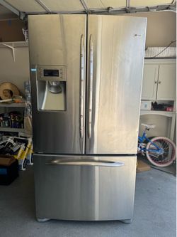 Refrigerator General Electric Profile French-Door. Model: PFSS9PKY