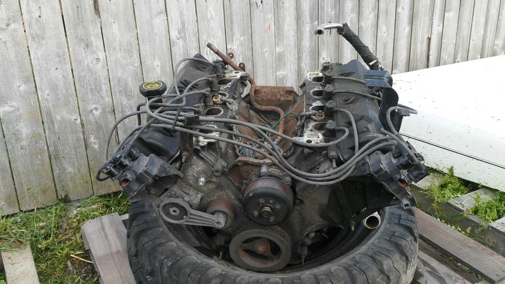 Ford 4.6L Motor, High Mileage, Plus Intake & Throttle Body