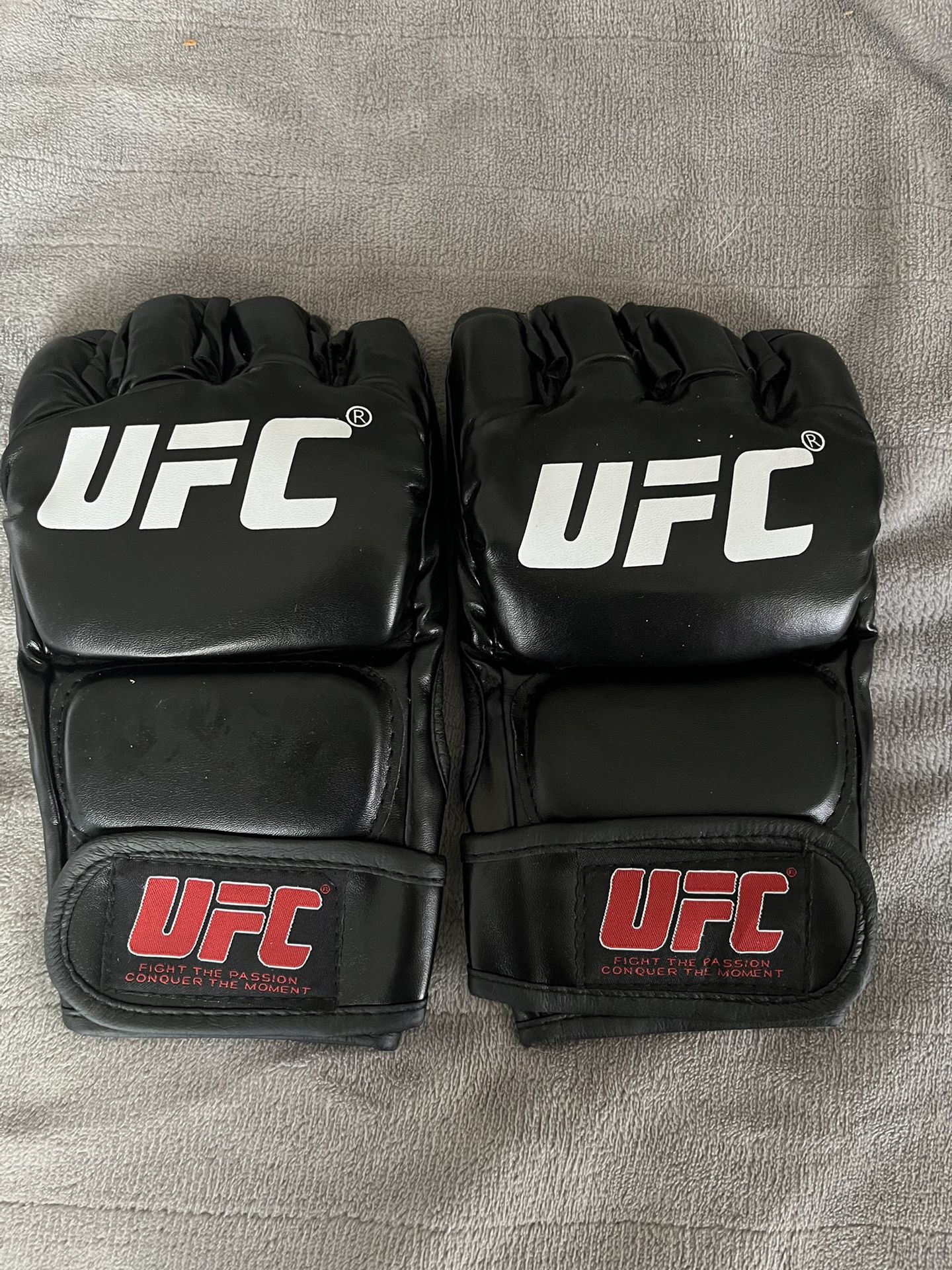 UFC MMA Gloves Pair 