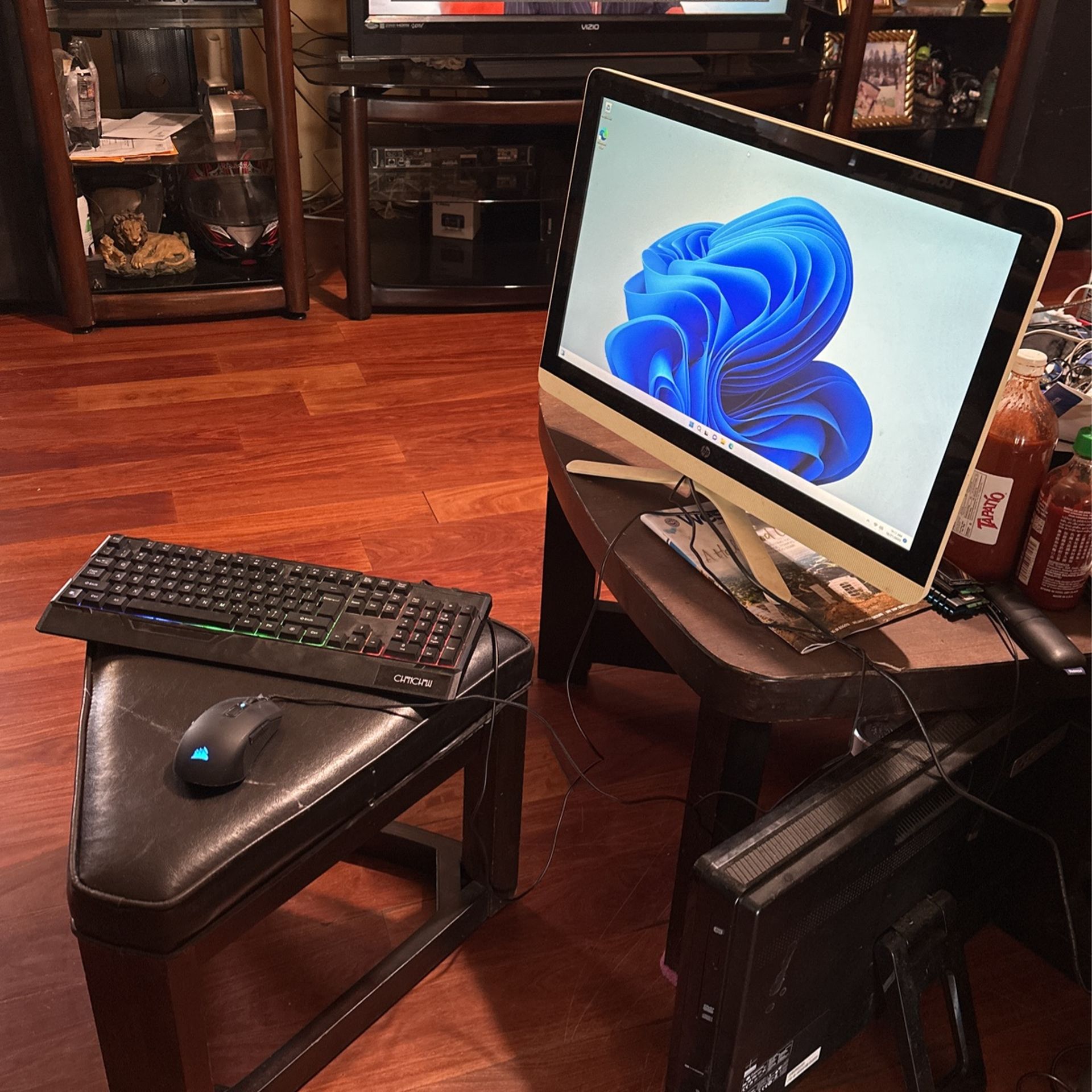 HP AIO 24 Inch. Touchscreen