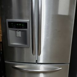 REFRIGERATOR 