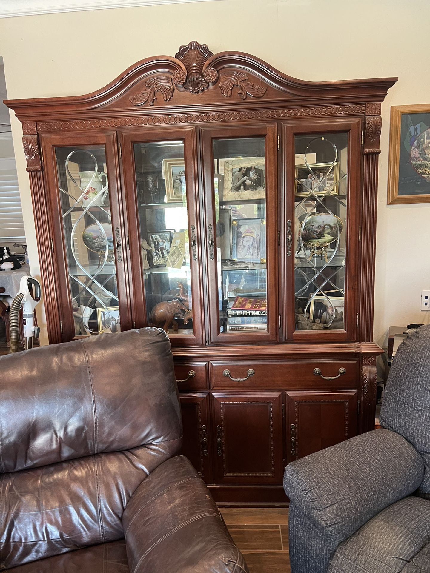 China Cabinet, Table And Chairs