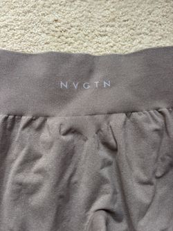 NVGTN Women's Seamless tan Flare Leggings Size Medium