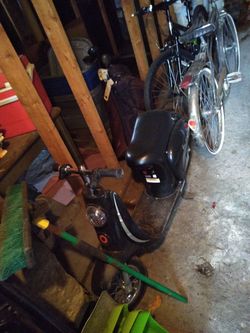 Kids scooter comes with charger