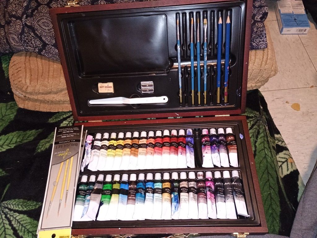 Master Touch Fine Art Studio 51 art set 