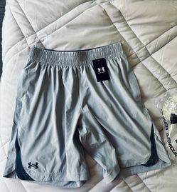 Men's UA Elevated Woven 2.0 Shorts for Sale in Decatur, GA - OfferUp