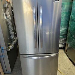 Frigidaire Gallery Refrigerator 30 X 67 Brand New One Receipt For One Years Warranty 