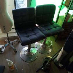 Free Comfortable Bar Stools That Retract Up And Down