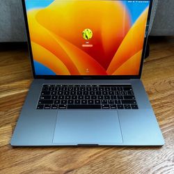 MacBook Pro 15” 2019 2.6ghz i7 16gb Ram 500gb Ssd 