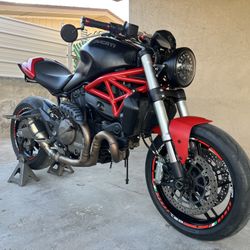 2015 Ducati Monster 821 