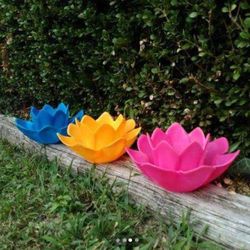 3 Little Flower Shape Planters