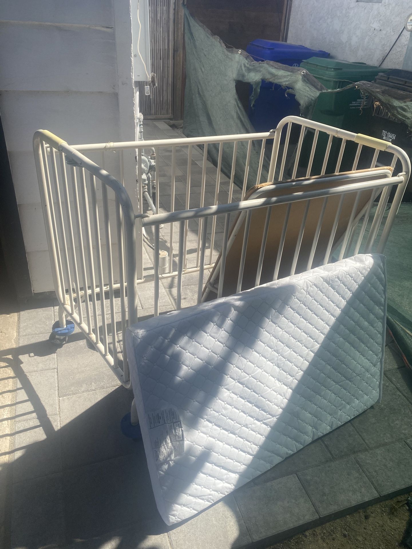 Baby Crib And Mattress 