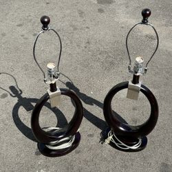 2 Matching lamps
