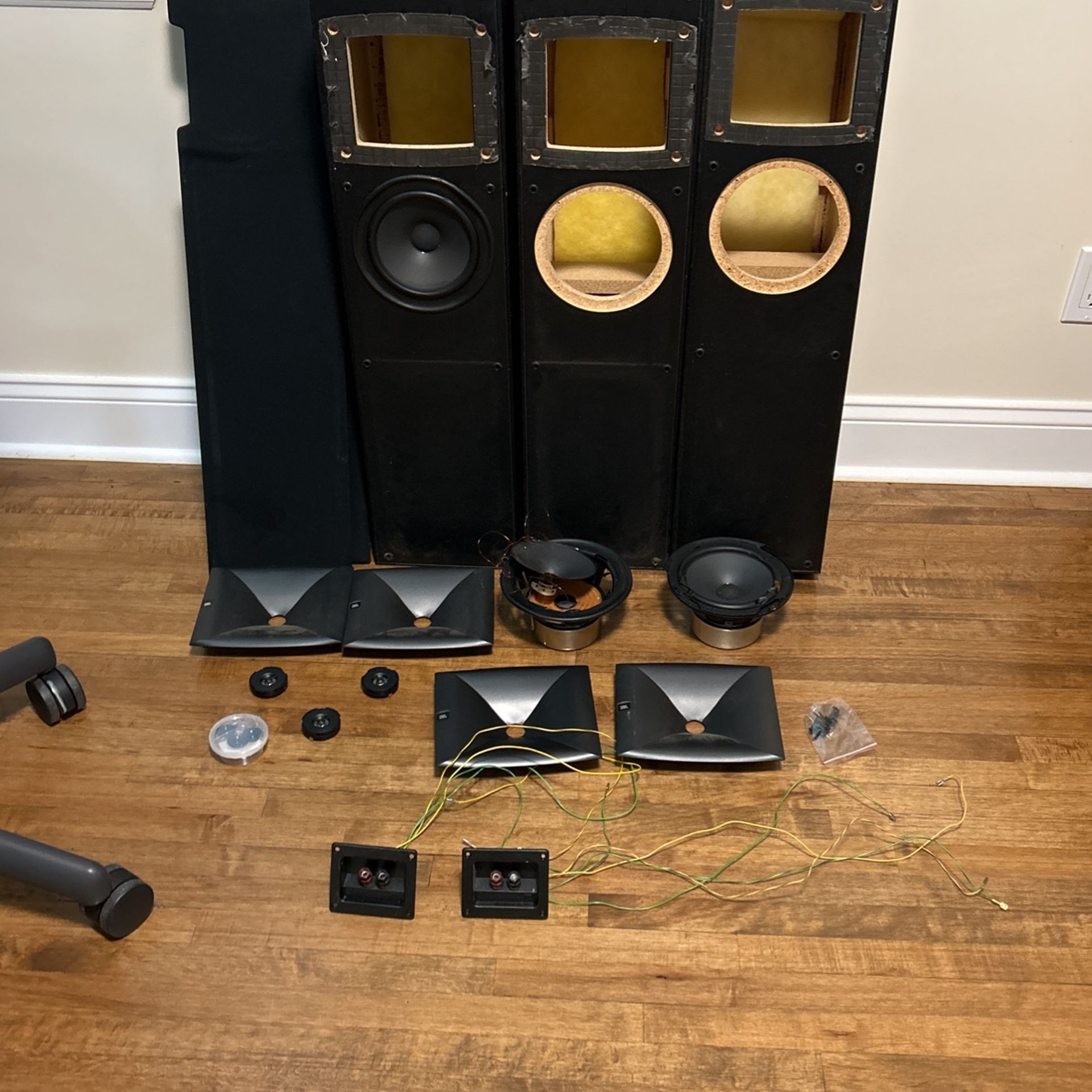 JBL HLS 615 Speakers For Parts
