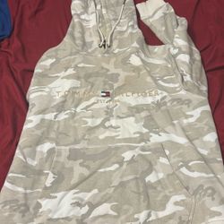 Tommy Hillfigar Camo Hoodie 