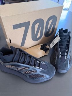 Yeezy 700 V3 Clay Brown Size 9 1/2 New $200