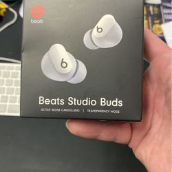 Beat Studio Buds 