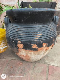 Free 3 old pots