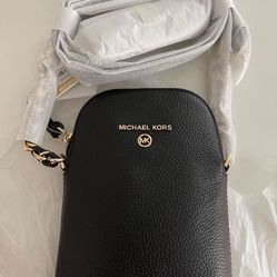 Louis Vuitton and Michael Kors Wallet for Sale in Miami, FL - OfferUp