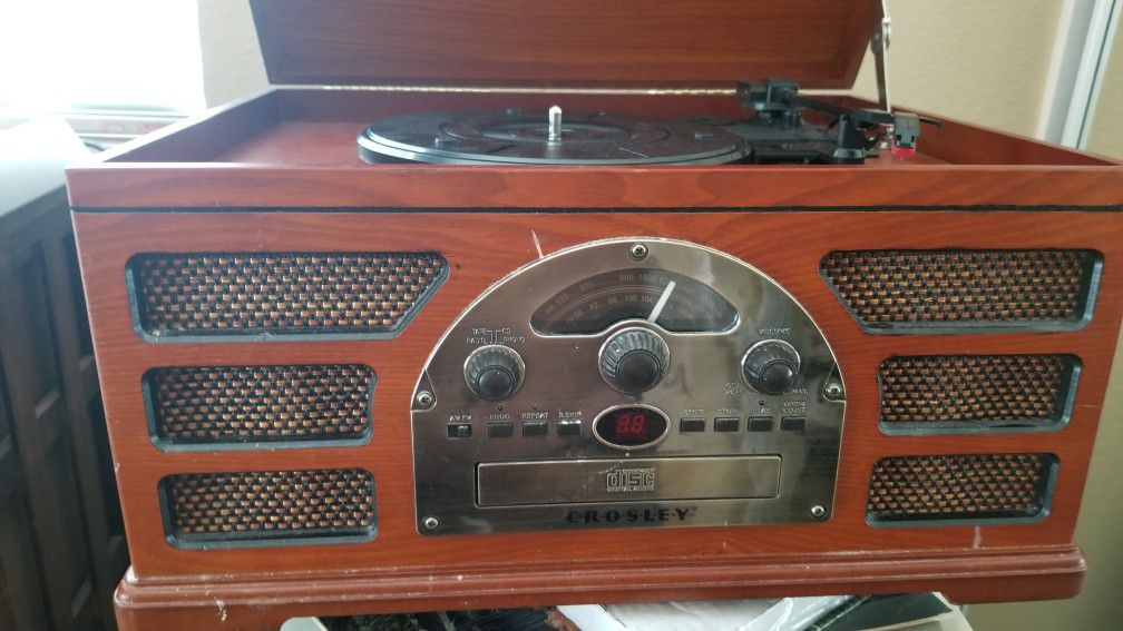 Crosby Record,CDs ,cassette player, AM and FM