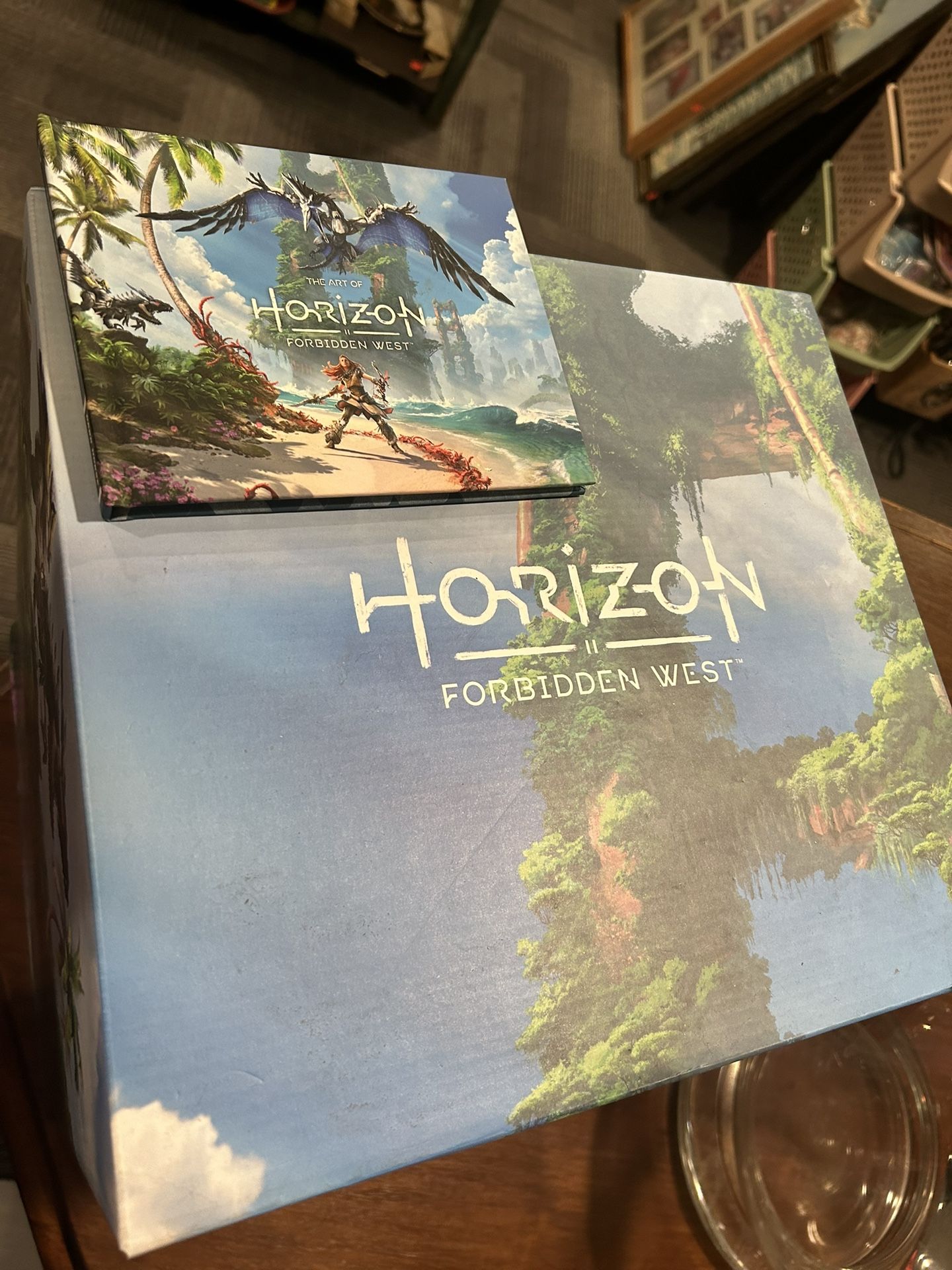 Horizon Forbidden West Tremortusk Statue/box/book