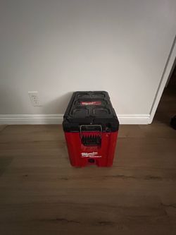 Milwaukee 10in Portable Tool Box