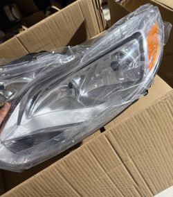 Headlights for Ford focus see pics for fitment