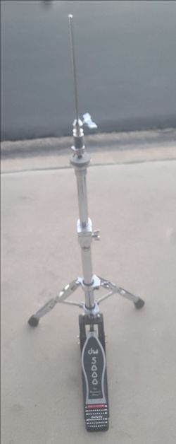 Bateria DW 5000 Heavy-Duty 2 Legged Hi-Hat Stand Model DWCP 5500TD =$200.00