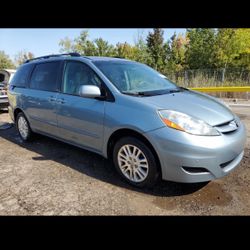 TOYOTA SIENNA XLE  2009 