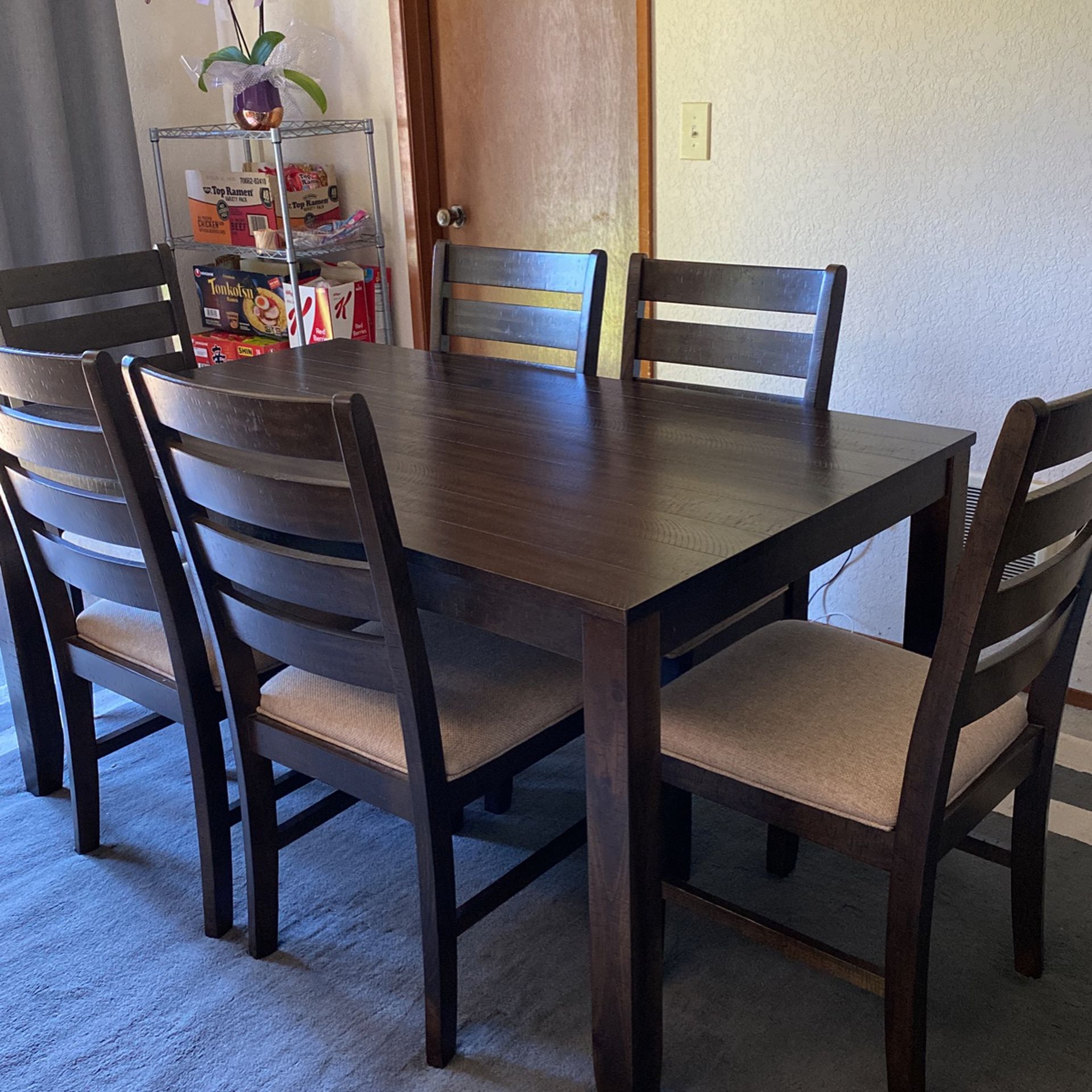 Table and 6 chairs 60X 36X30