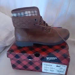 Ladies Size 10 Hiking Boots- New!