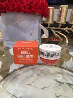Sol de Janeiro  Bom Dia Bright™ Visibly Brightening and Smoothing Body Cream with Vitamin C❤️