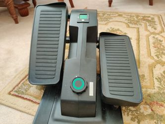 Cubii Jr Under Desk Elliptical Bike for Sale in Glenmont NY OfferUp