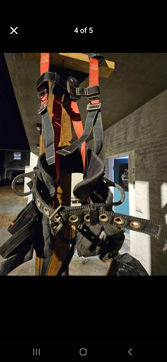 Safety Harness with 9' DuraTech Leading Edge Personal SRL with Steel Snap Hooks.