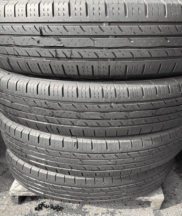 265 65 17 HERCULES SET OF 4 USED WITH 80% TREAD REMAINING.