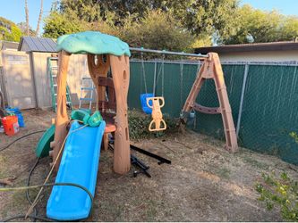 Little Tikes Treehouse slide swingset