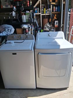 Maytag washer & LG gas dryer both like new