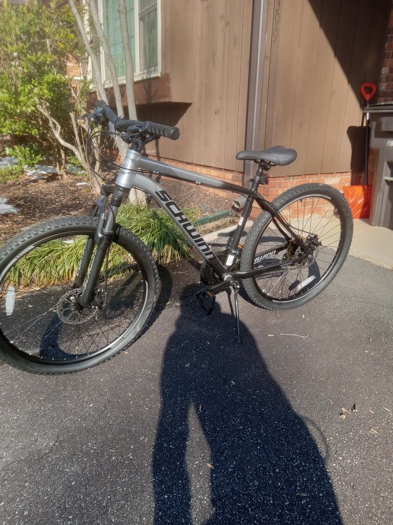 Schwinn 27.5 Mountain Bike