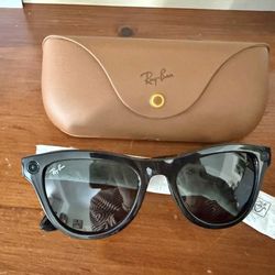 Brand new Gen 1 meta rayban sunglasses. Skyler style