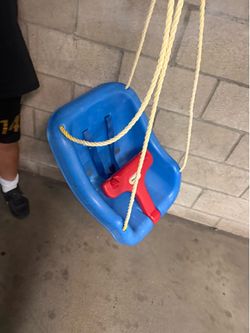 Kids swing