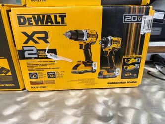 New Dewalt Drill Cr 20v 2 Combo Set Model: DCK251E1QQ1 RETAIL $329 Home Depot